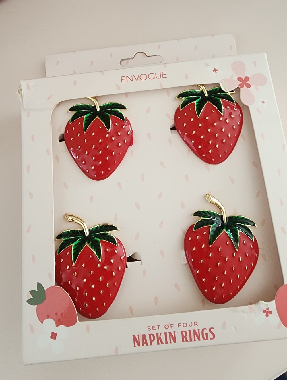 Envogue Kids Red & Green Strawberry Napkin Rings - Set of 4